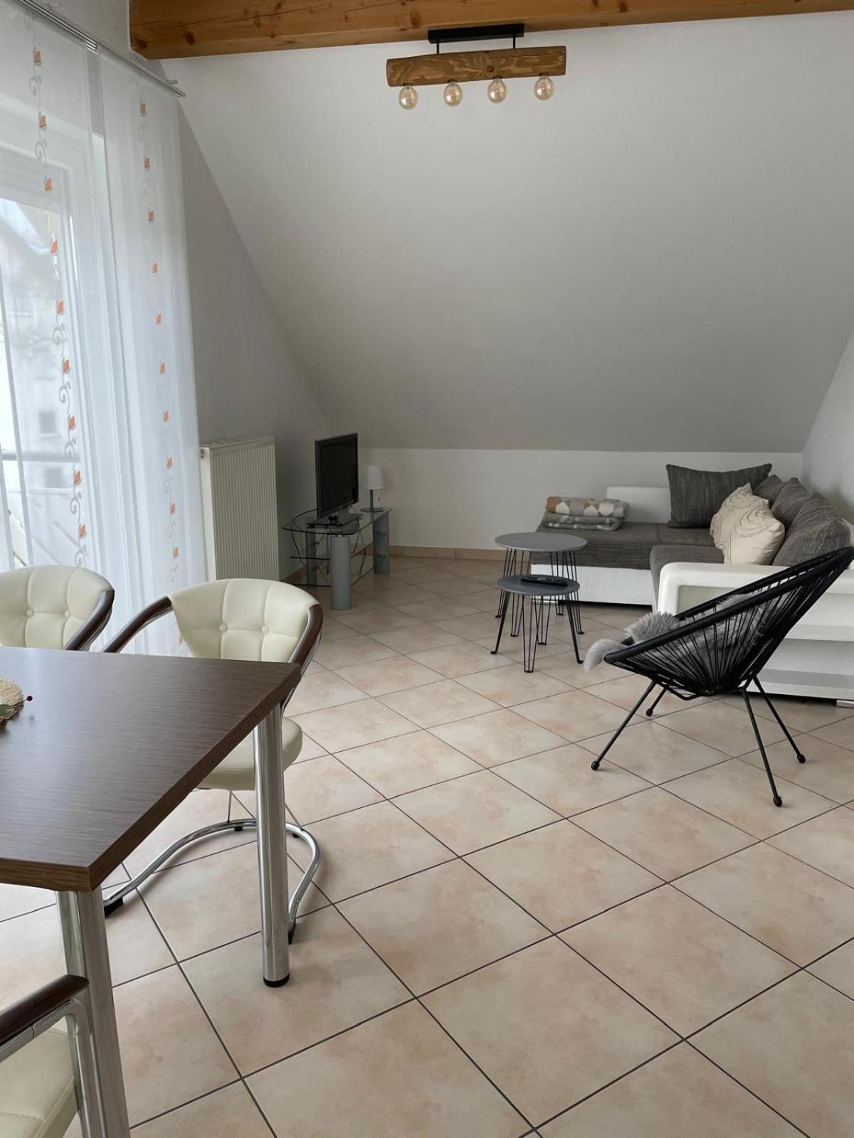 גנגנבאך Ferienwohnung Blumenfeld מראה חיצוני תמונה